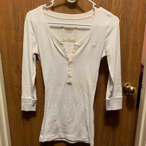 Abercrombie & Fitch cream 3/4 sleeve w/ buttons